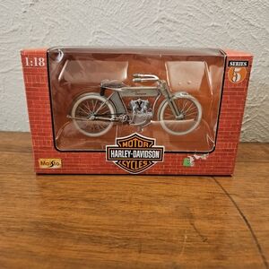 1998 Maisto Harley Davidson 1:18 Scale Heritage Classic Series 5 NIB